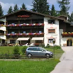 Luggi Pensionat 3*